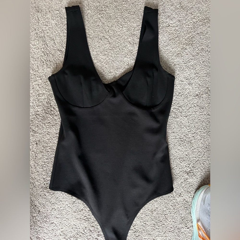 Lovers and friends black bodysuit size m NWT!!